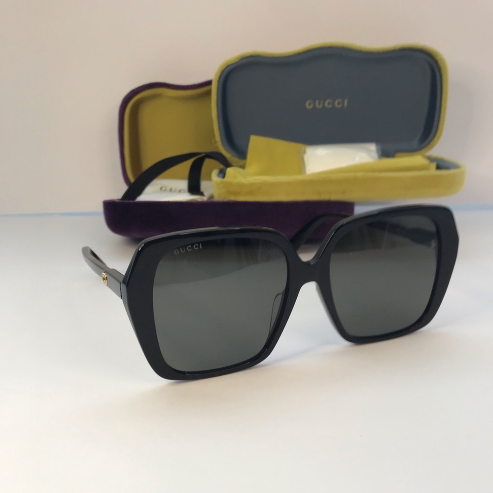 New Authentic Gucci Grey Square Ladies Sunglasses GG0533SA 001 56 - Picture 3 of 14